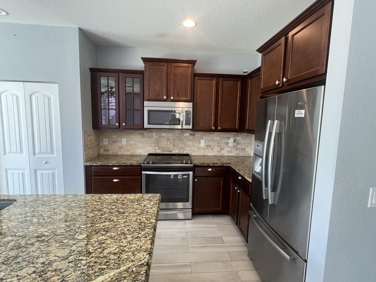 810 Palm Tree Ln - Photo 3 of 11
