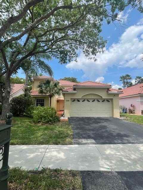 1328 Bayview Cir - Photo 3 of 38