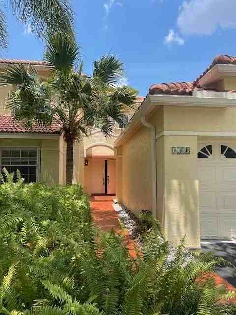 1328 Bayview Cir - Photo 5 of 38