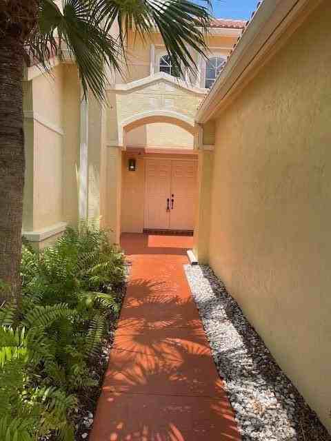1328 Bayview Cir - Photo 6 of 38