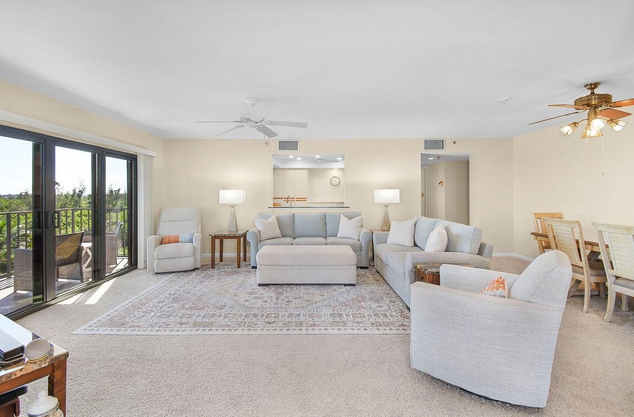 801 S Ocean Dr - Photo 3 of 26