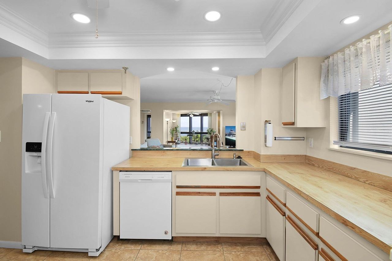 801 S Ocean Dr - Photo 7 of 26