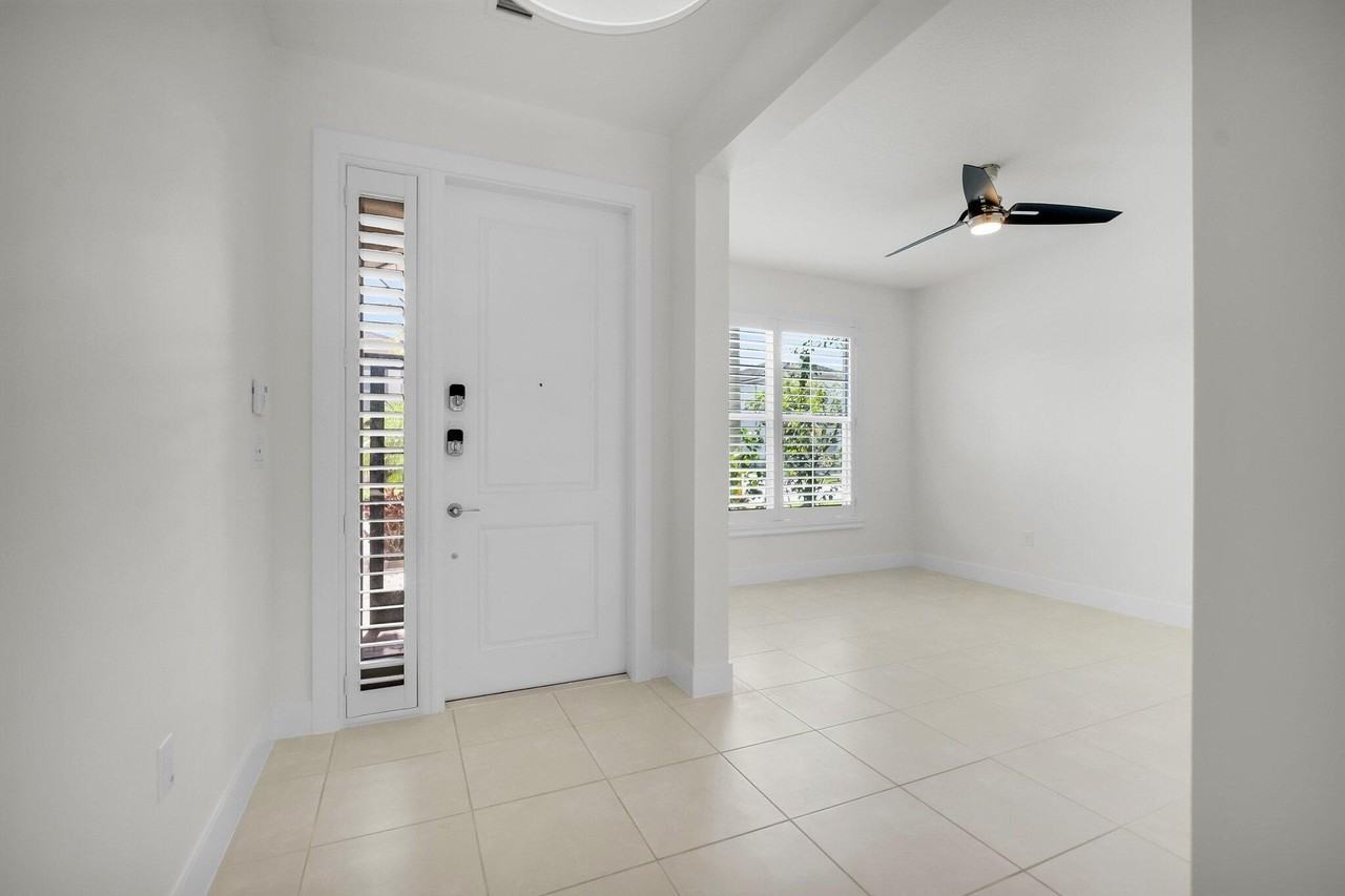 15205 Seaglass Terrace Ln - Photo 6 of 50