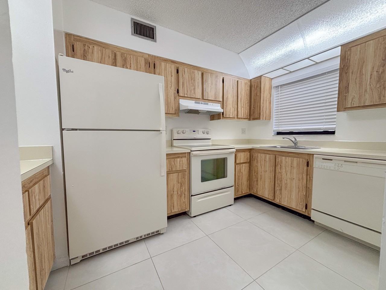 8502 Nw 35th Ct #8508 - Photo 5 of 17
