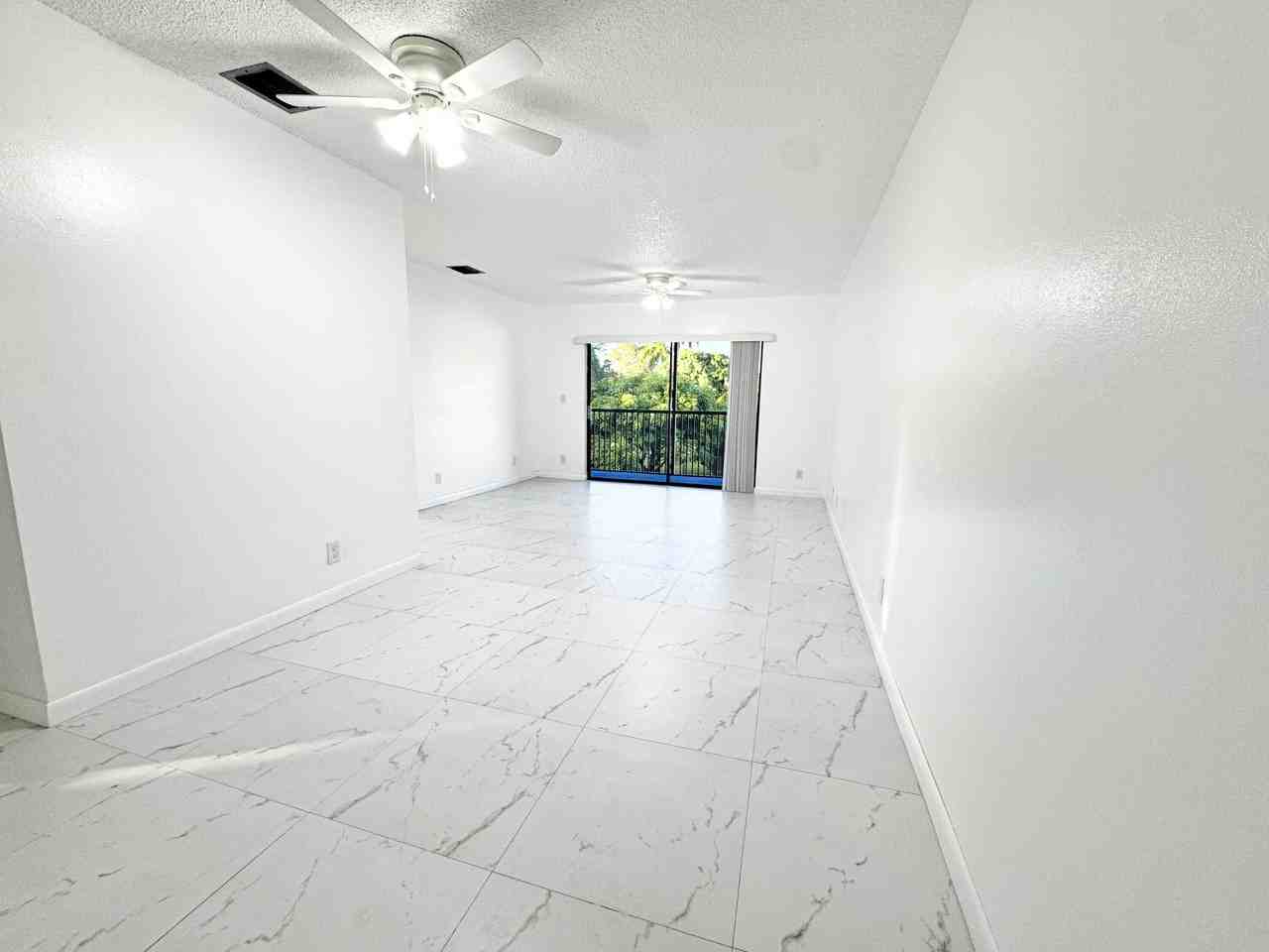 10687 Royal Palm Blvd - Photo 6 of 20