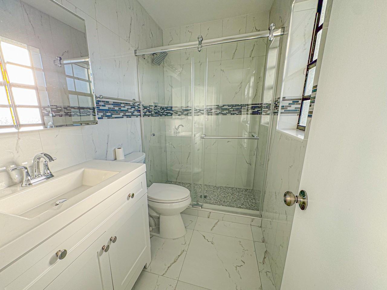 10687 Royal Palm Blvd - Photo 7 of 19