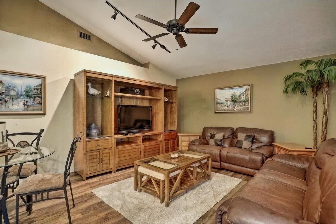 522 Sw Timber Trl - Photo 5 of 38