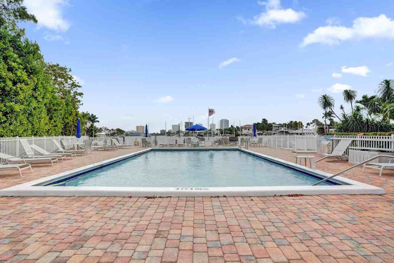 740 S Federal Hwy #312 - Photo 4 of 50