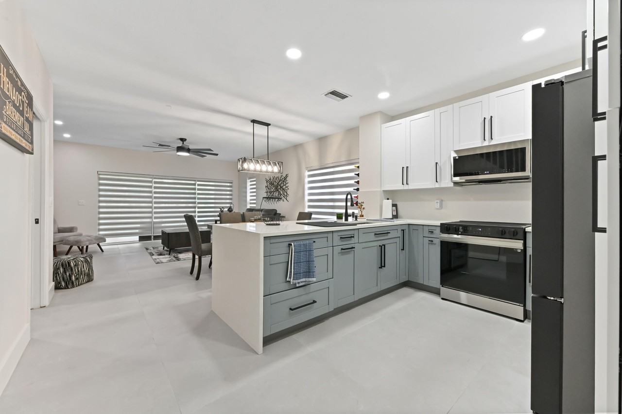 6880 Brook Hollow Rd - Photo 3 of 31