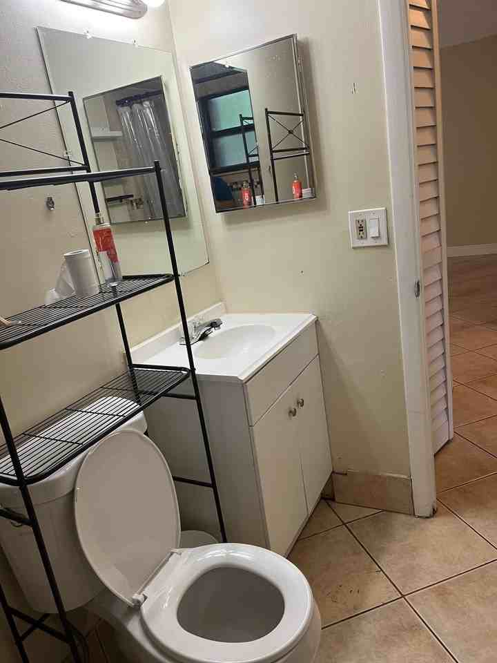6131 Sw 42nd Pl #1-2 - Photo 6 of 21