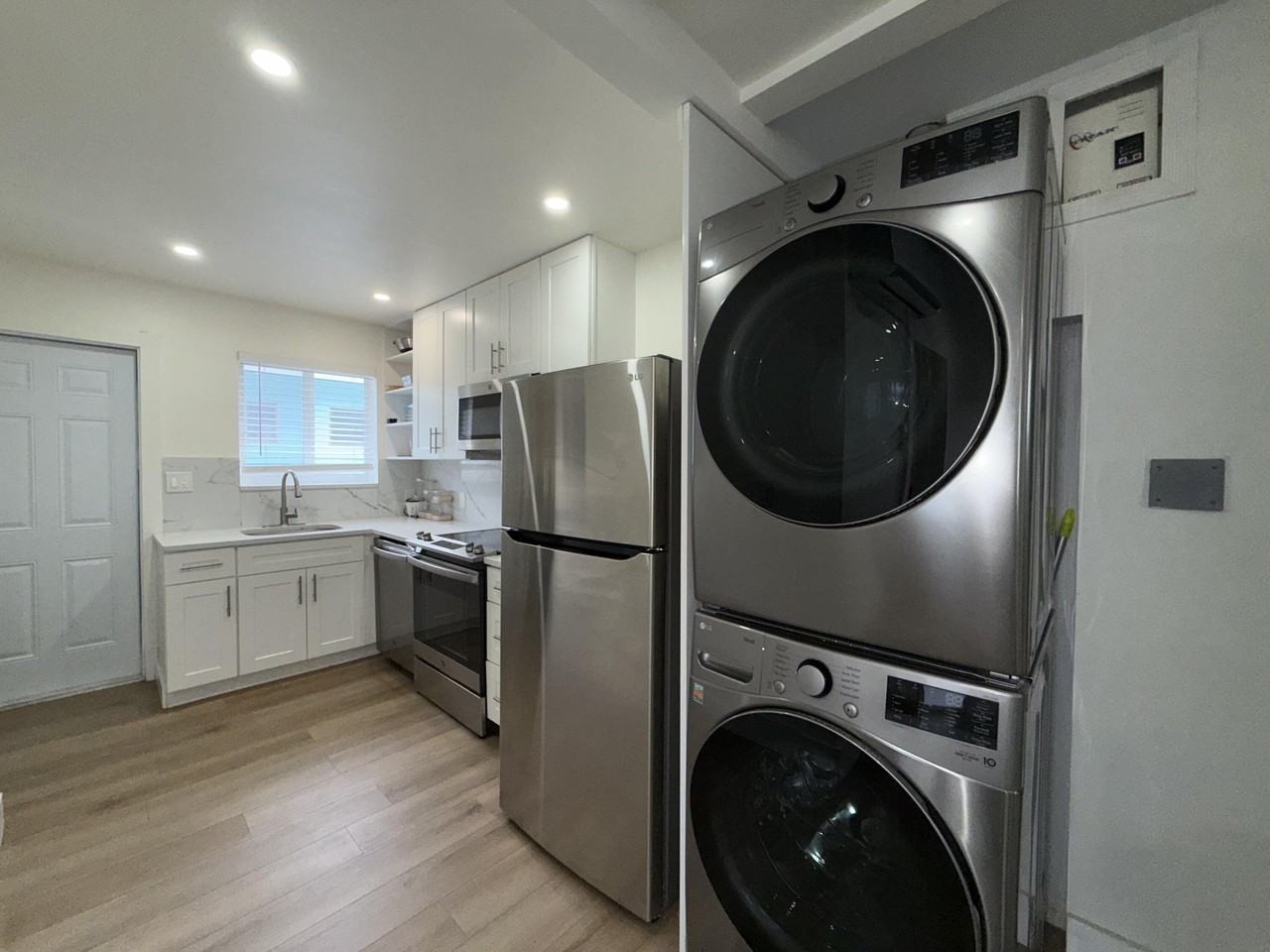 820 Se 14th St #1-2 - Photo 5 of 9