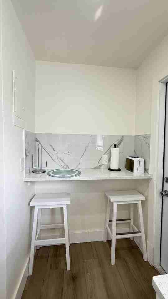 820 Se 14th St #1-2 - Photo 7 of 9