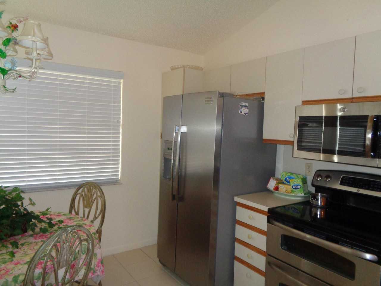 7657 Lexington Club Blvd - Photo 5 of 50