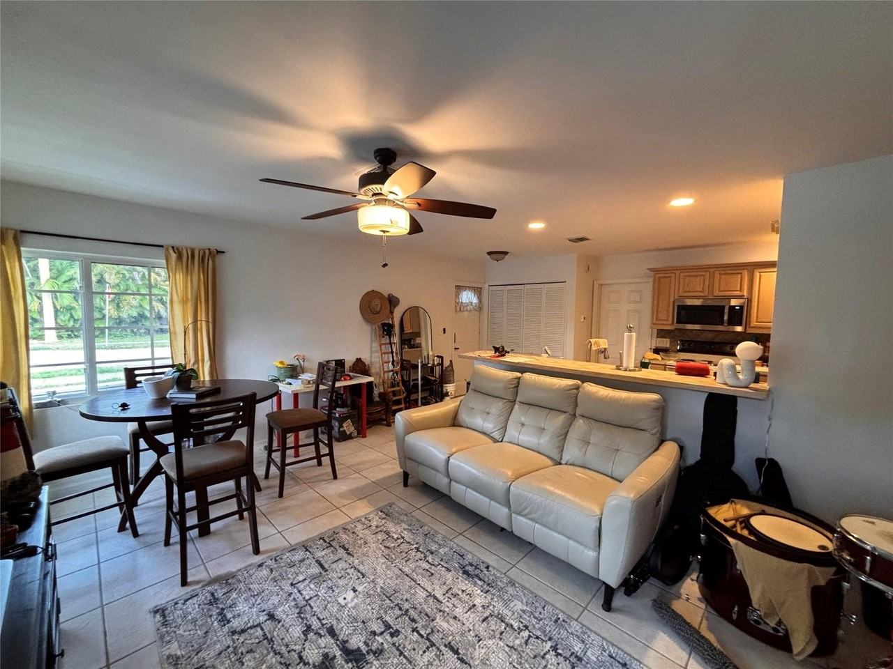 1200 W Las Olas Blvd #1-4 - Photo 3 of 10