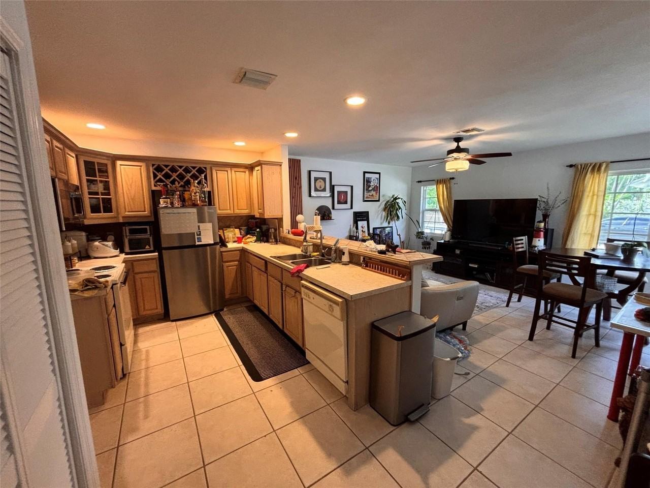 1200 W Las Olas Blvd #1-4 - Photo 4 of 10