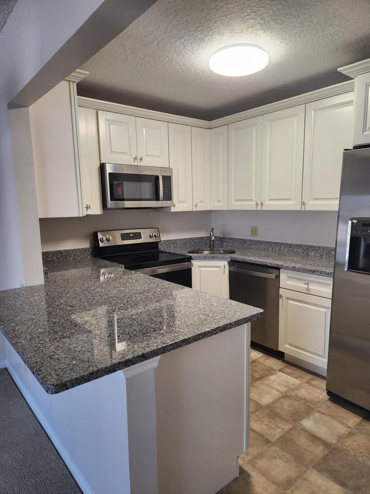 1485 Sw Silver Pine Way #107B2 - Photo 6 of 13