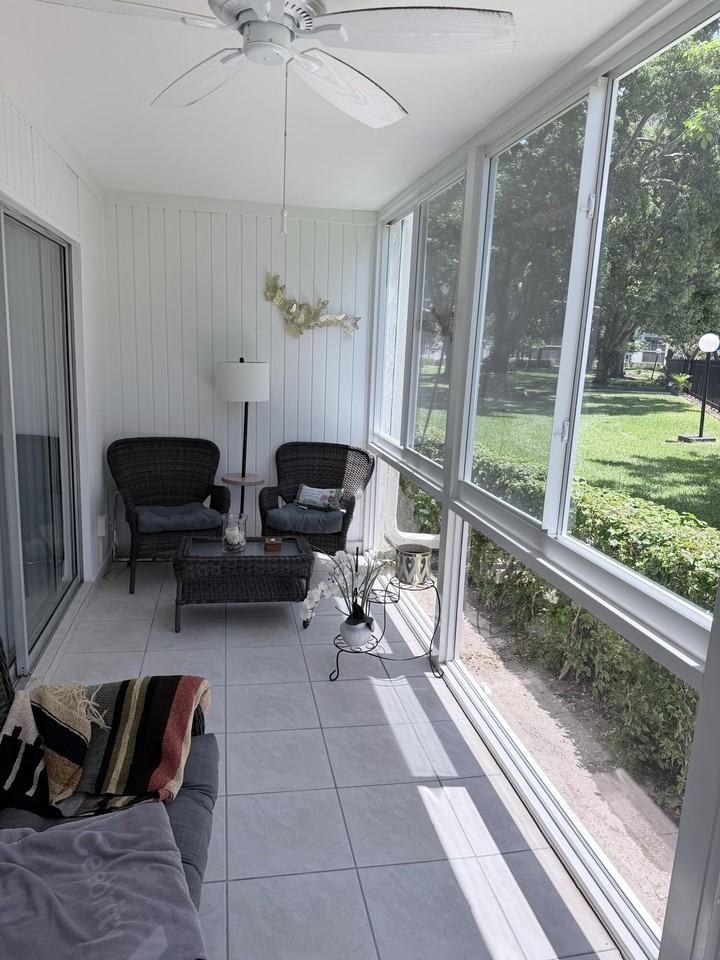 3002 Portofino Isle #D1 - Photo 4 of 8