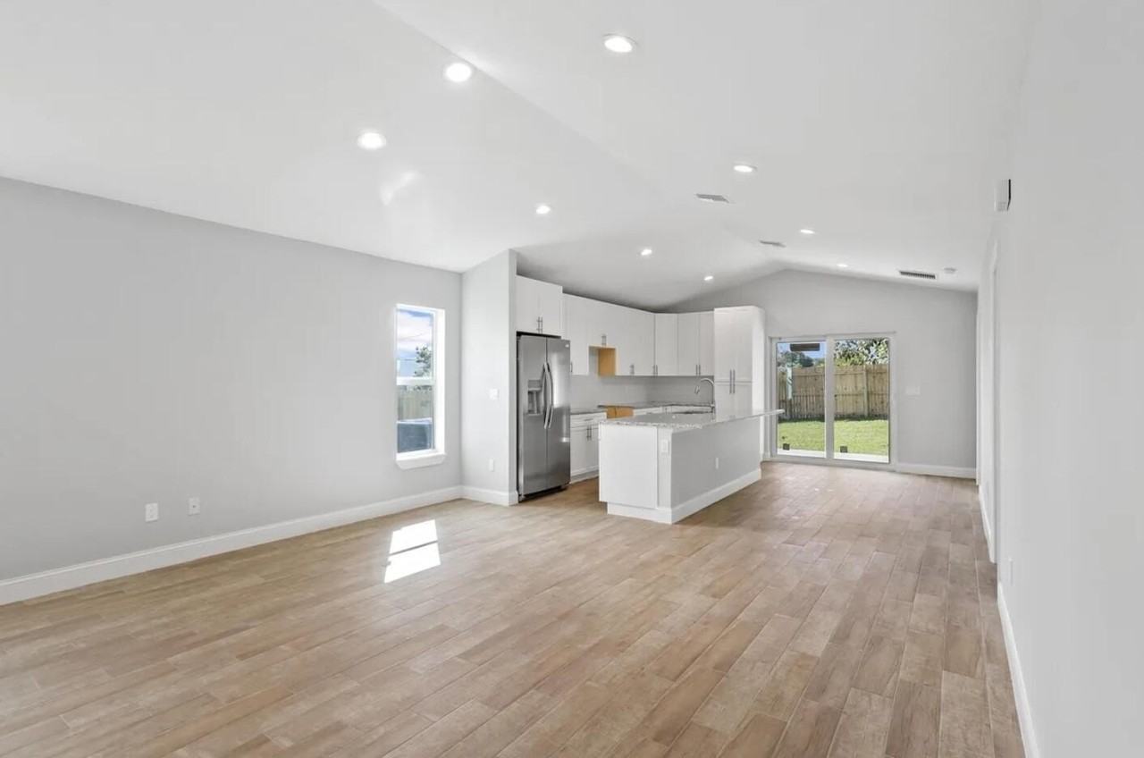2213 Division Ave - Photo 7 of 23