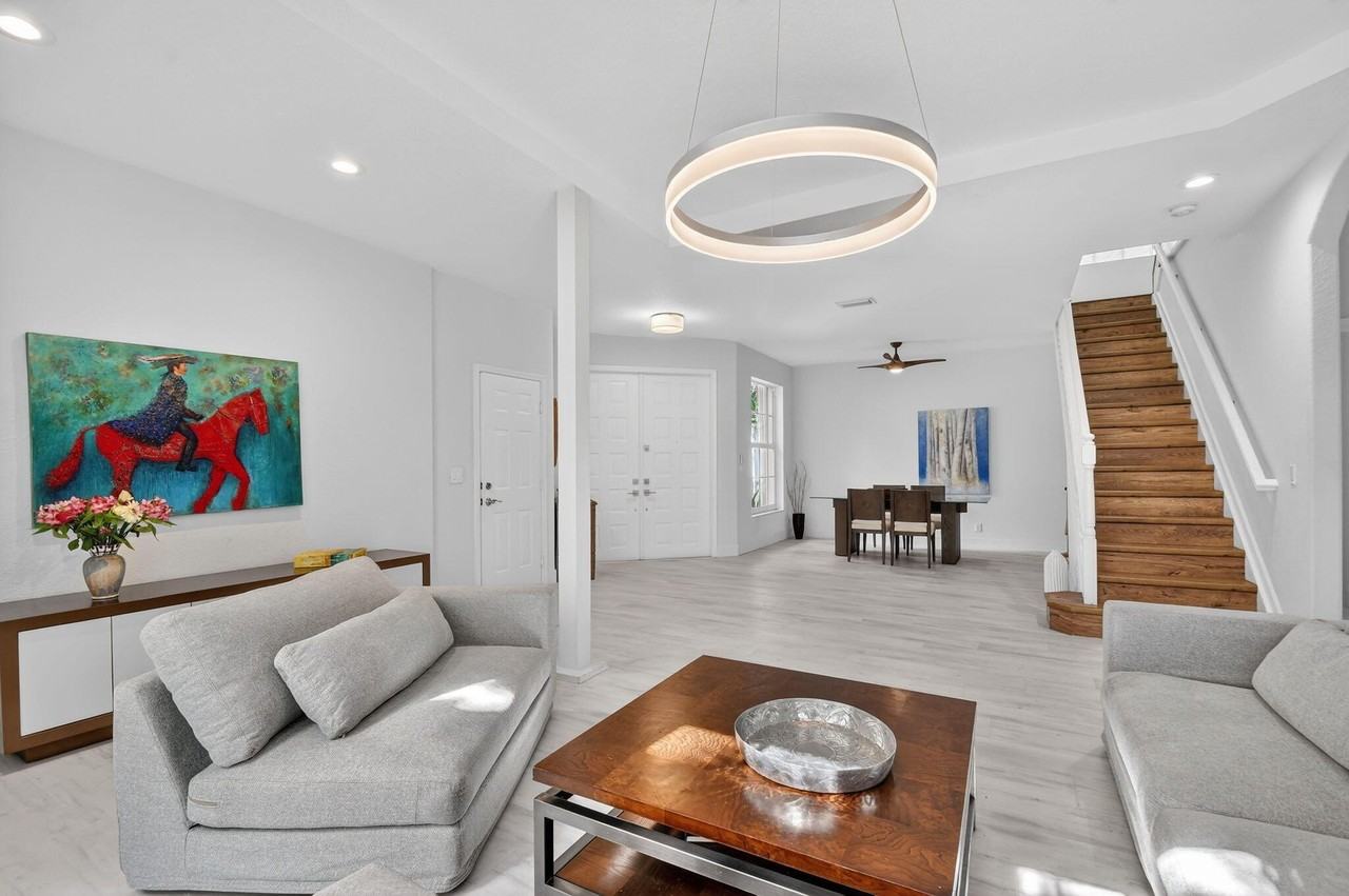 1605 E Classical Blvd - Photo 6 of 34