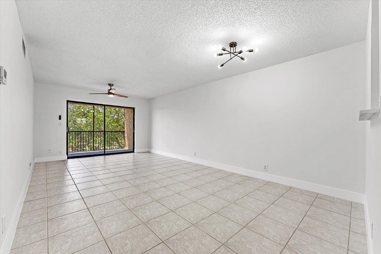 200 Jacaranda Country Club Dr #3C - Photo 4 of 35