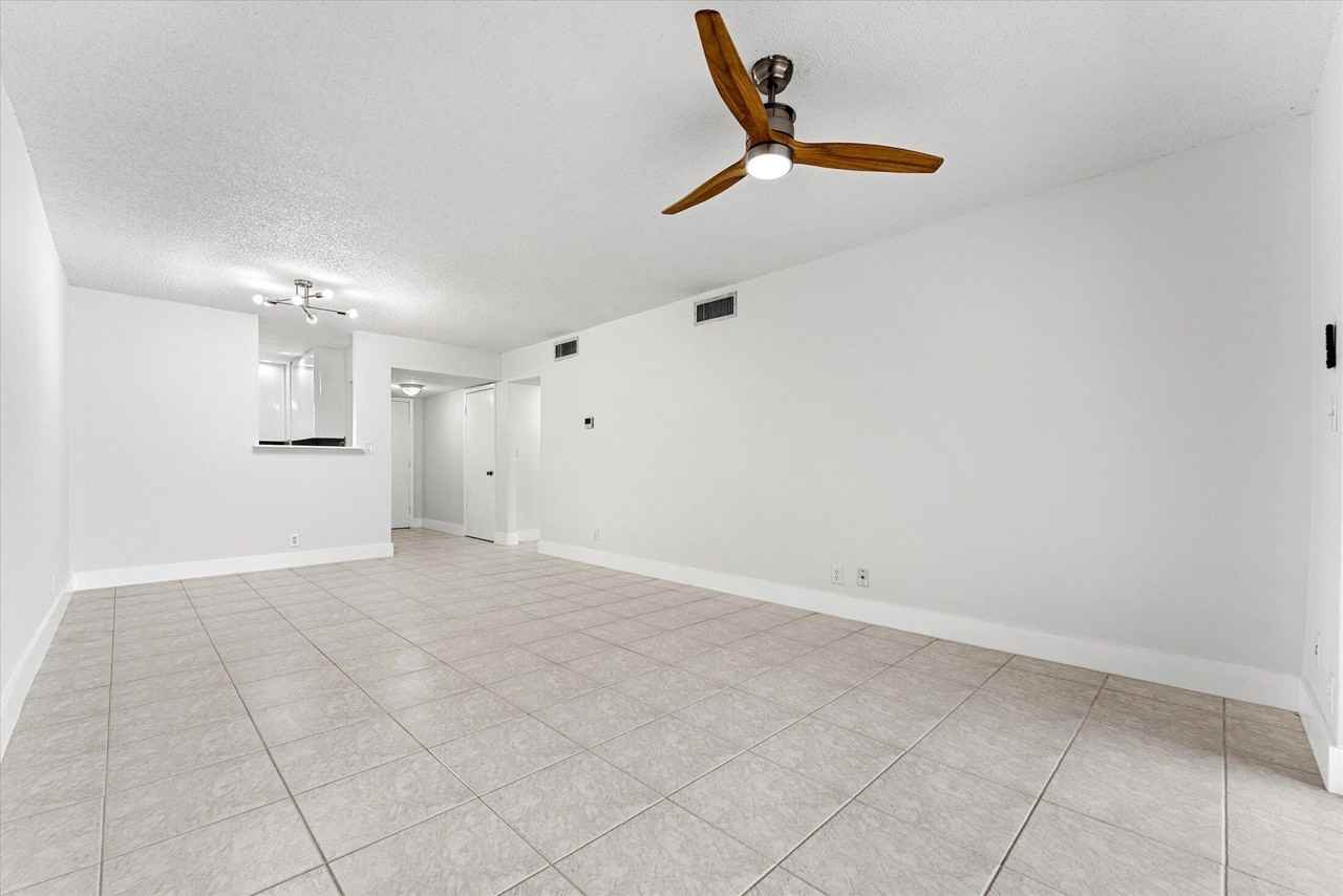 200 Jacaranda Country Club Dr #3C - Photo 5 of 35