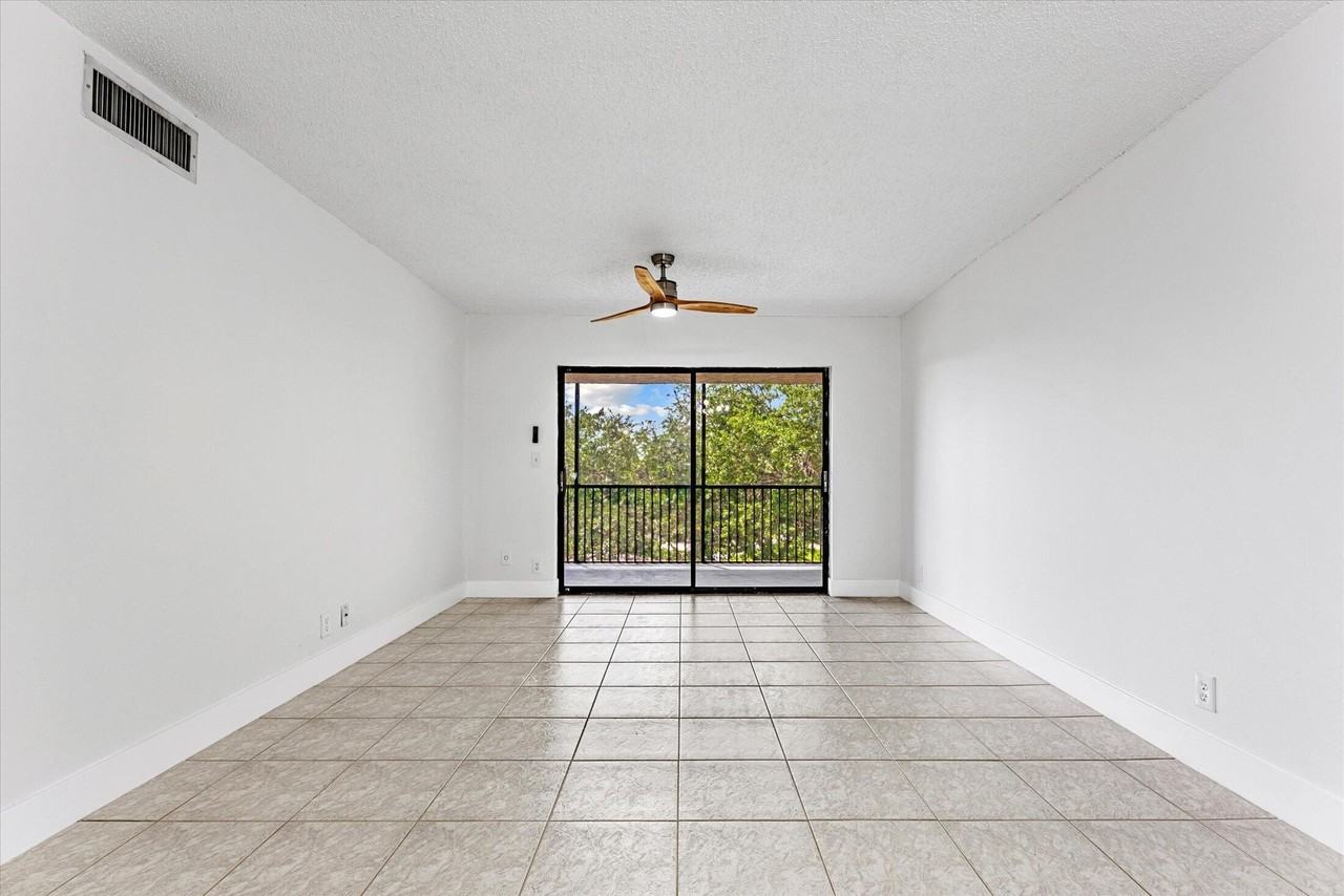 200 Jacaranda Country Club Dr #3C - Photo 6 of 35