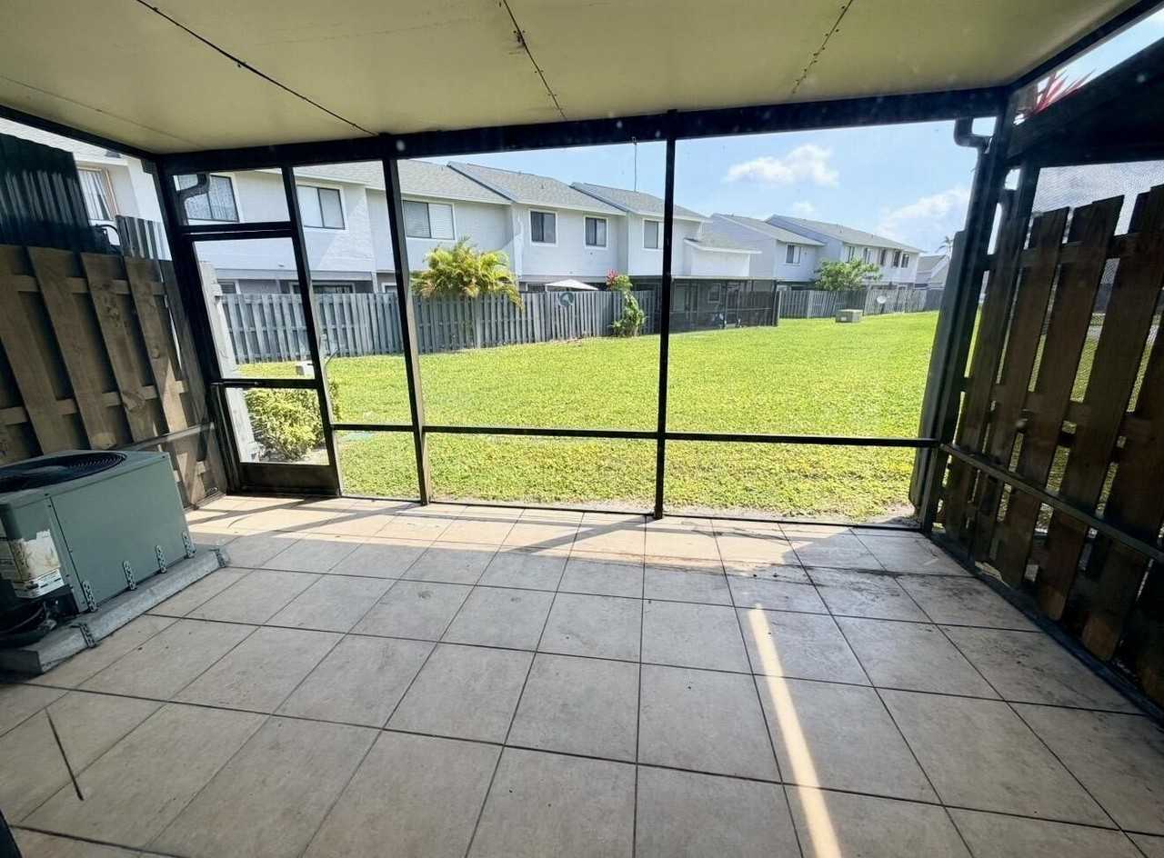 2305 Seaside Dr - Photo 5 of 16