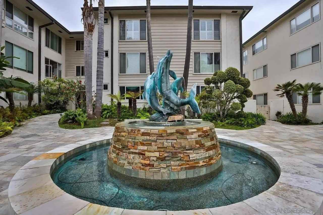 220 Coast Blvd #2M - Photo 4 of 18