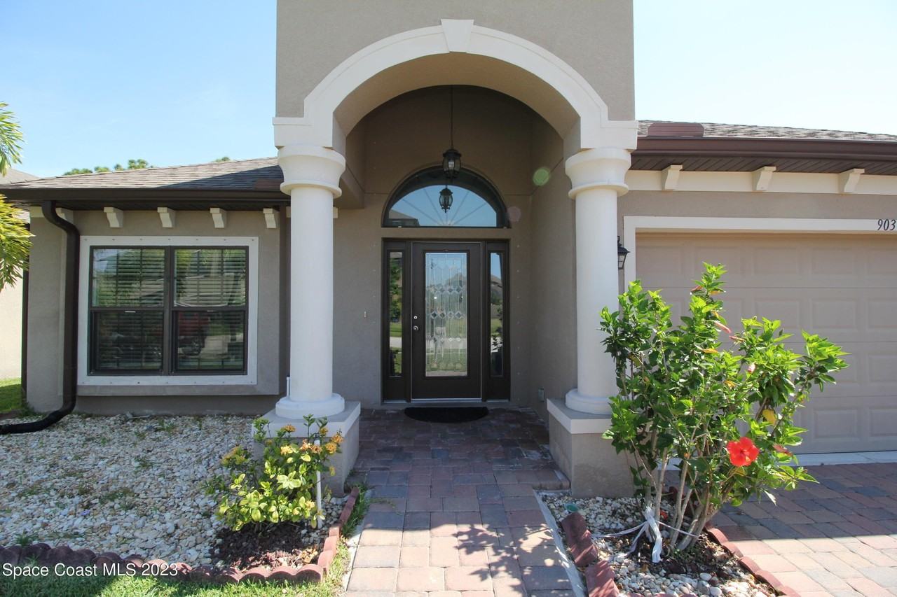 903 Musgrass Cir - Photo 3 of 50