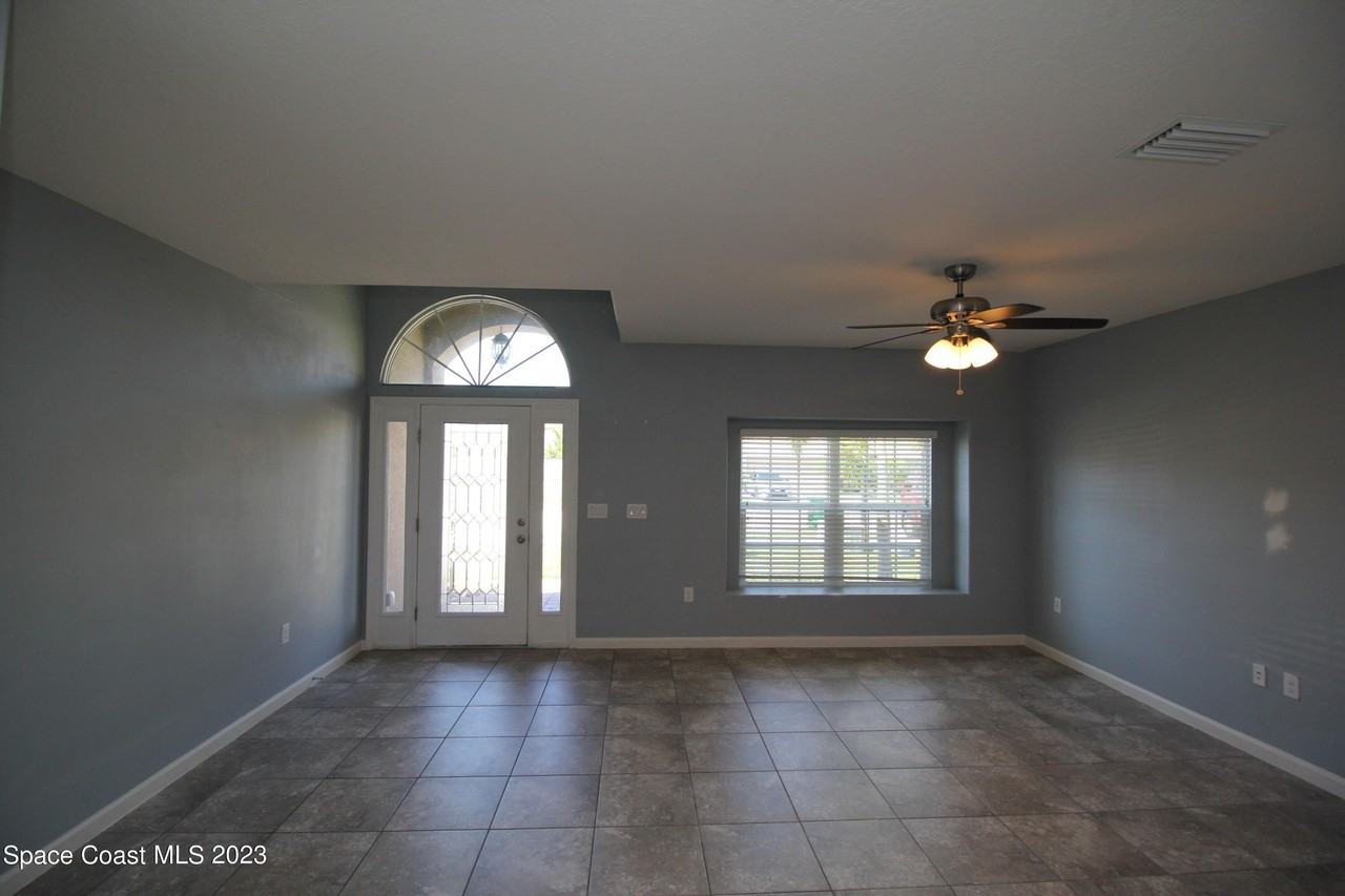903 Musgrass Cir - Photo 6 of 50