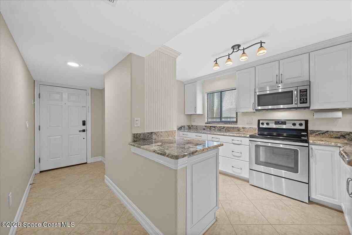 555 Jackson Ave #201 - Photo 7 of 32