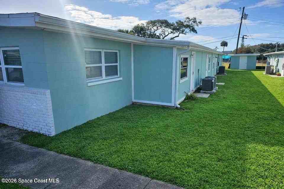 135 Roosevelt Ave #135A - Photo 3 of 18