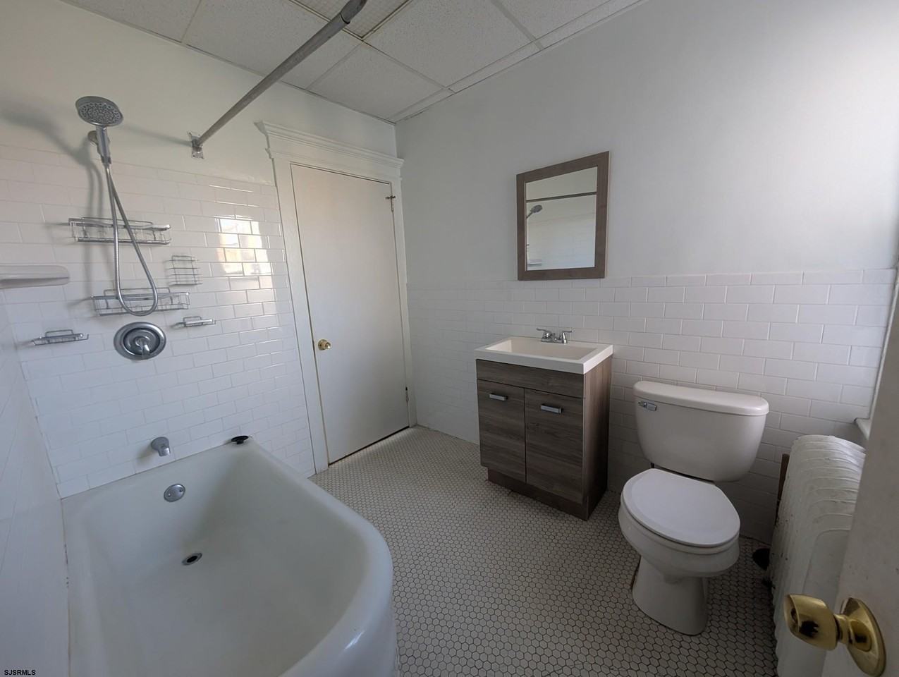 6401 Ventnor Ave - Photo 4 of 11