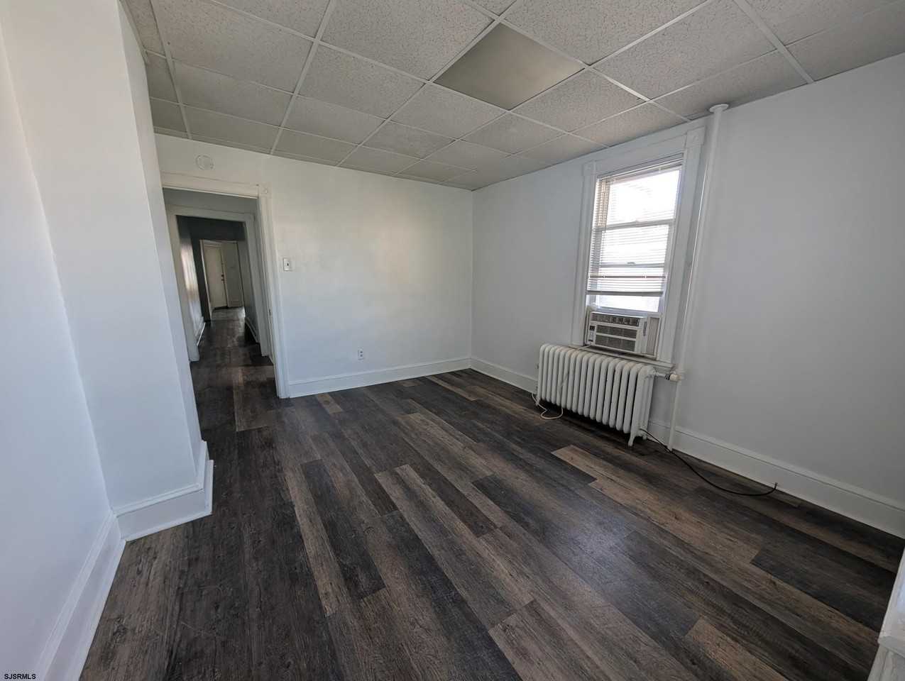6401 Ventnor Ave - Photo 5 of 11