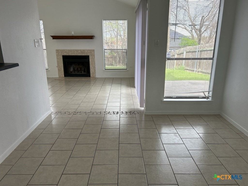 1218 Westway Cir - Photo 3 of 16