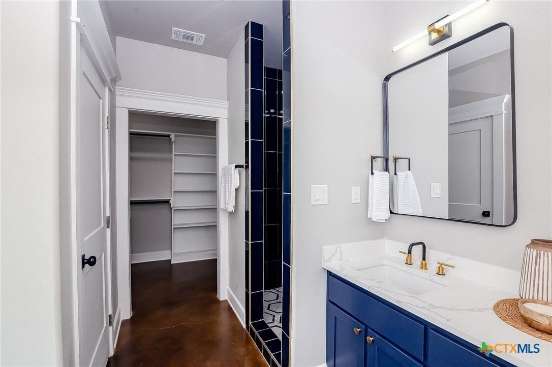109 Luke Ct - Photo 2 of 7