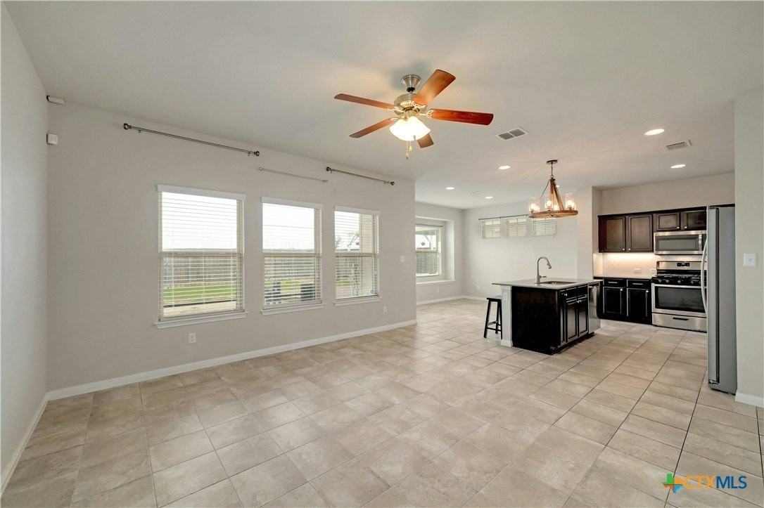 702 Nautical Loop - Photo 4 of 28