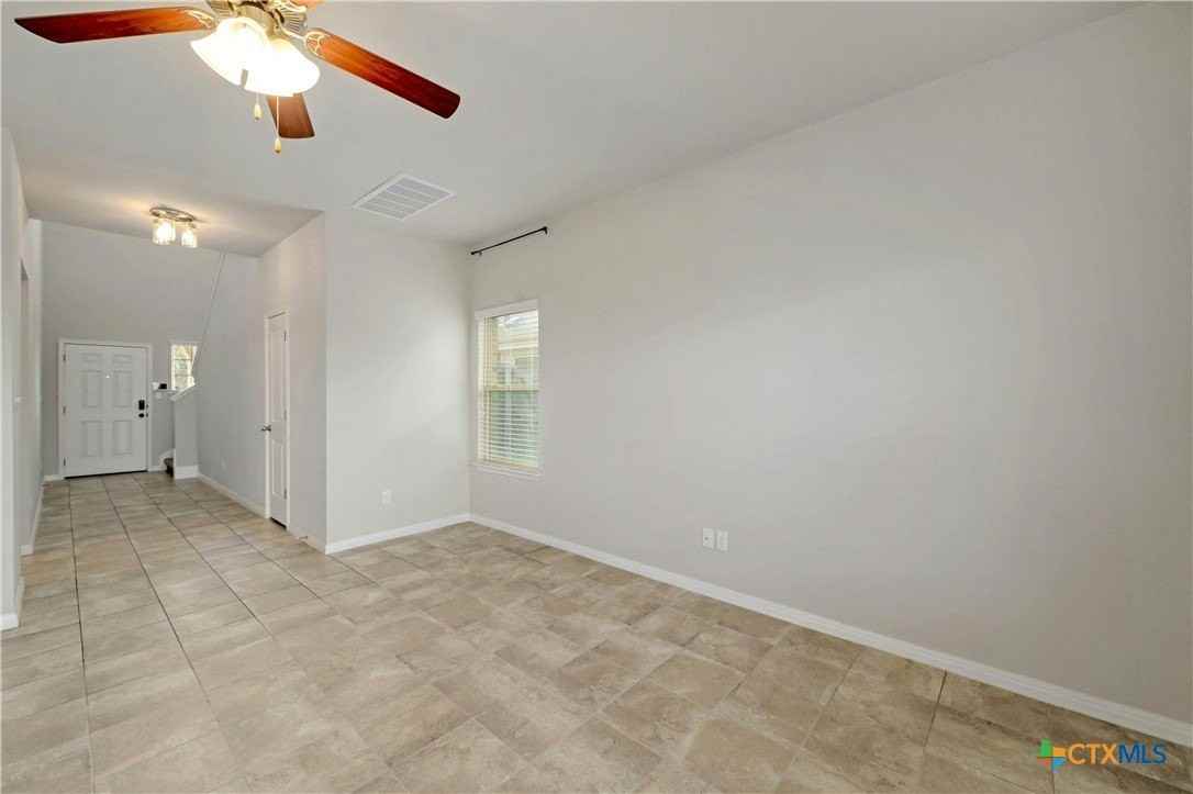 702 Nautical Loop - Photo 6 of 28