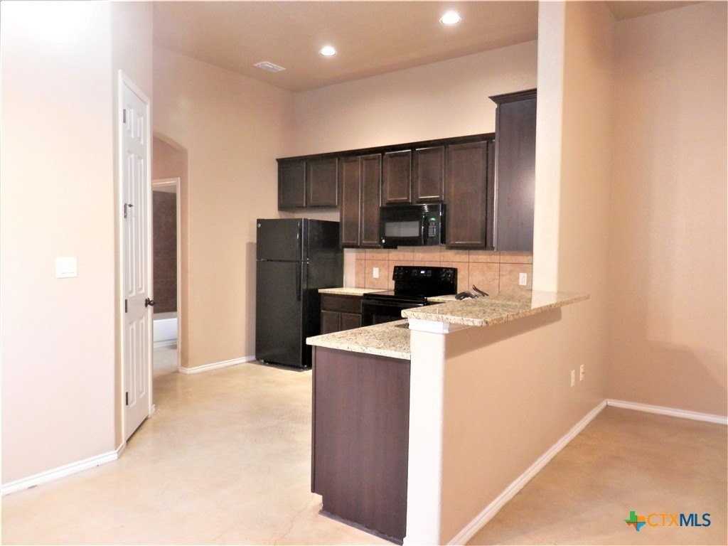 1033 Carolyn Cv - Photo 6 of 21