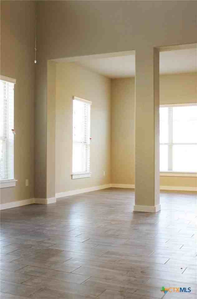 382 Creekside Curv - Photo 2 of 26
