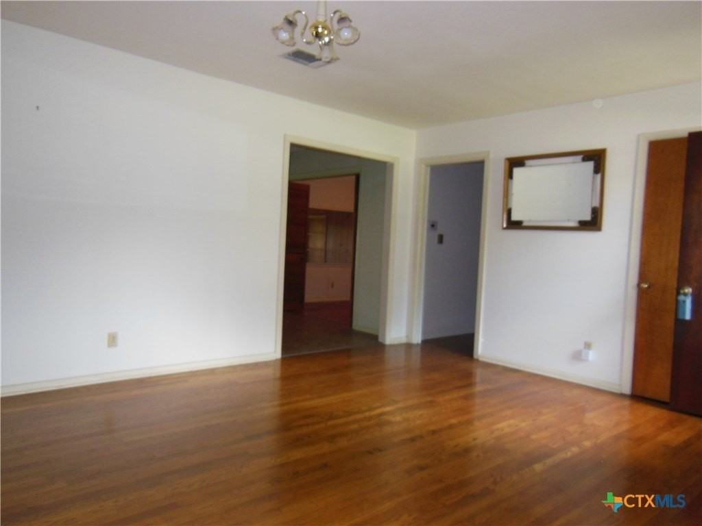 391 Oakcrest Dr - Photo 4 of 28