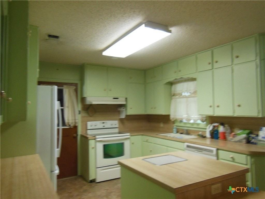 391 Oakcrest Dr - Photo 7 of 28