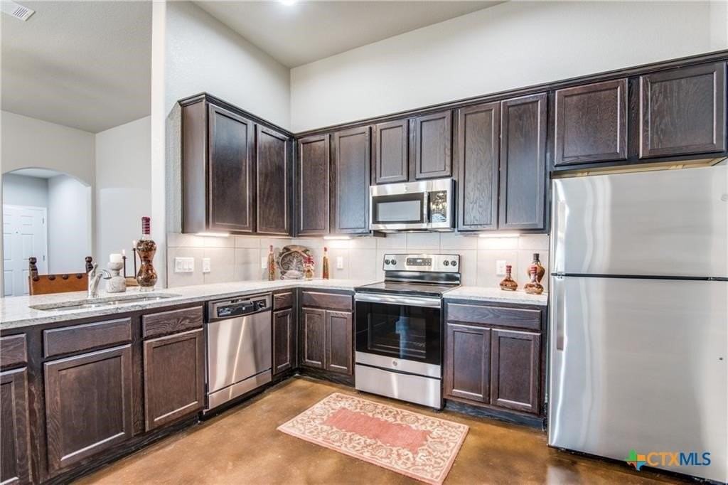 1114 Renee Way - Photo 3 of 16