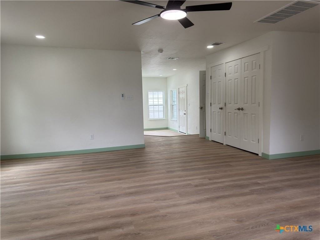 1702 E Heritage Ave - Photo 2 of 10
