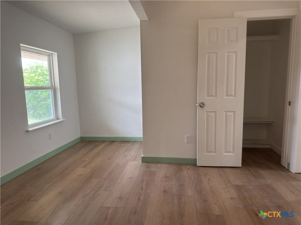 1702 E Heritage Ave - Photo 3 of 10