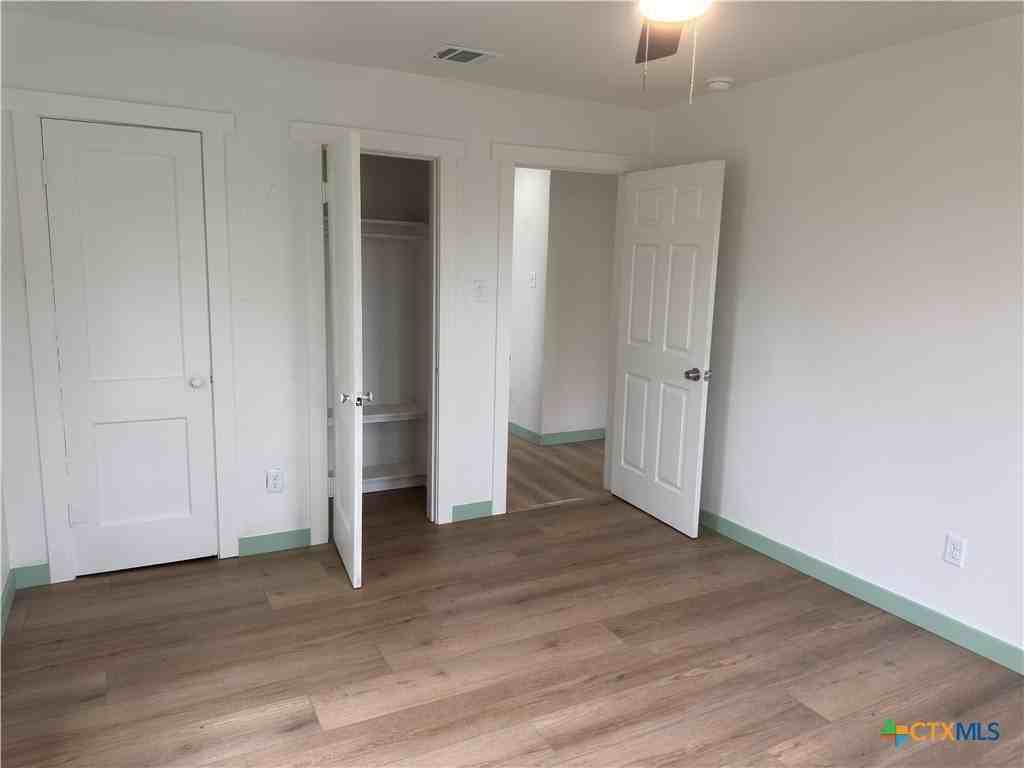 1702 E Heritage Ave - Photo 5 of 10