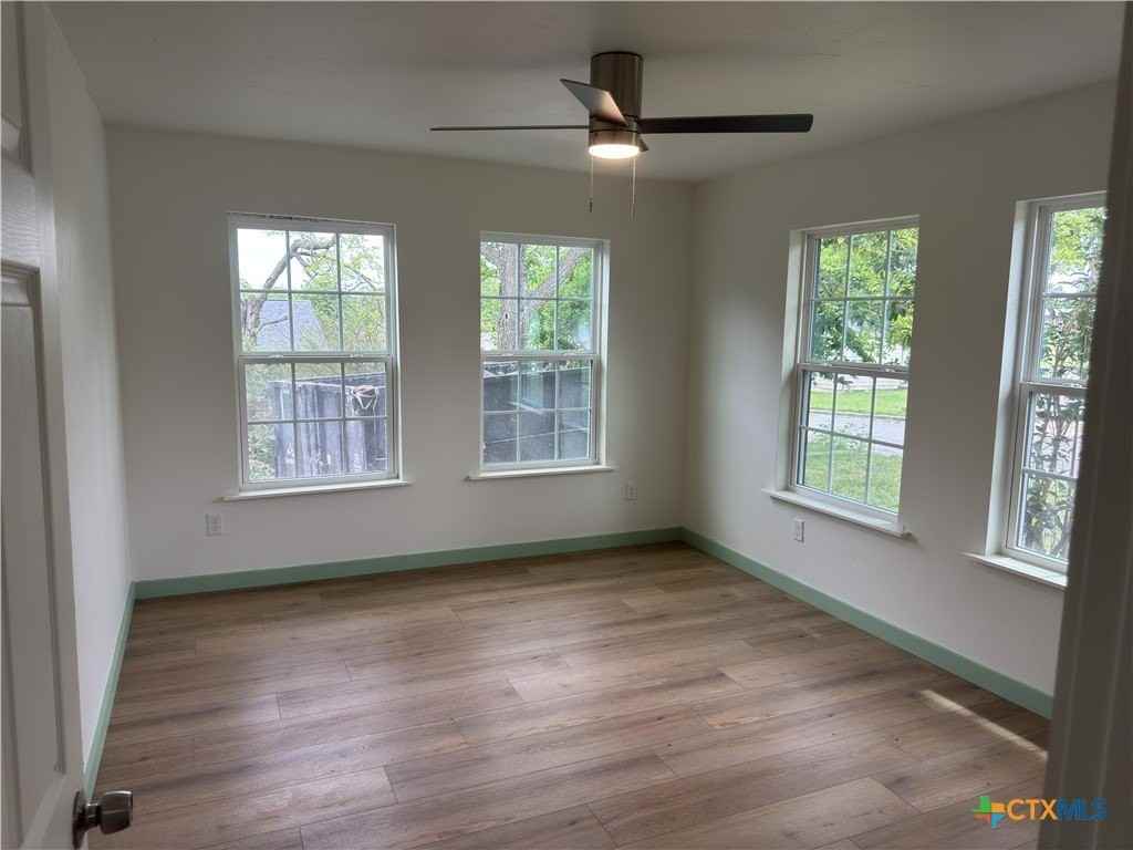 1702 E Heritage Ave - Photo 7 of 10