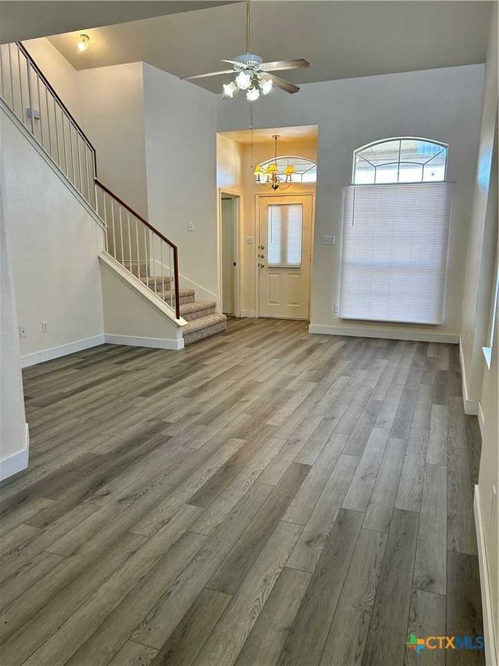 2203 Tracey Ann Ln - Photo 4 of 19