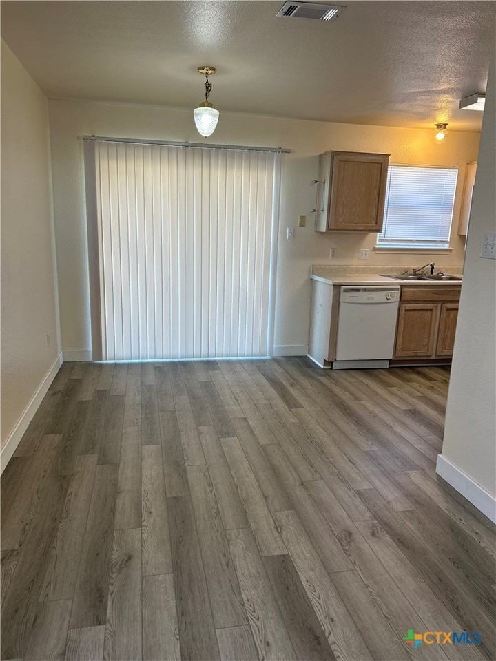 2203 Tracey Ann Ln - Photo 6 of 19