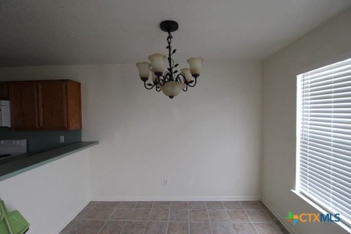 2412 Skylark Cir - Photo 6 of 26